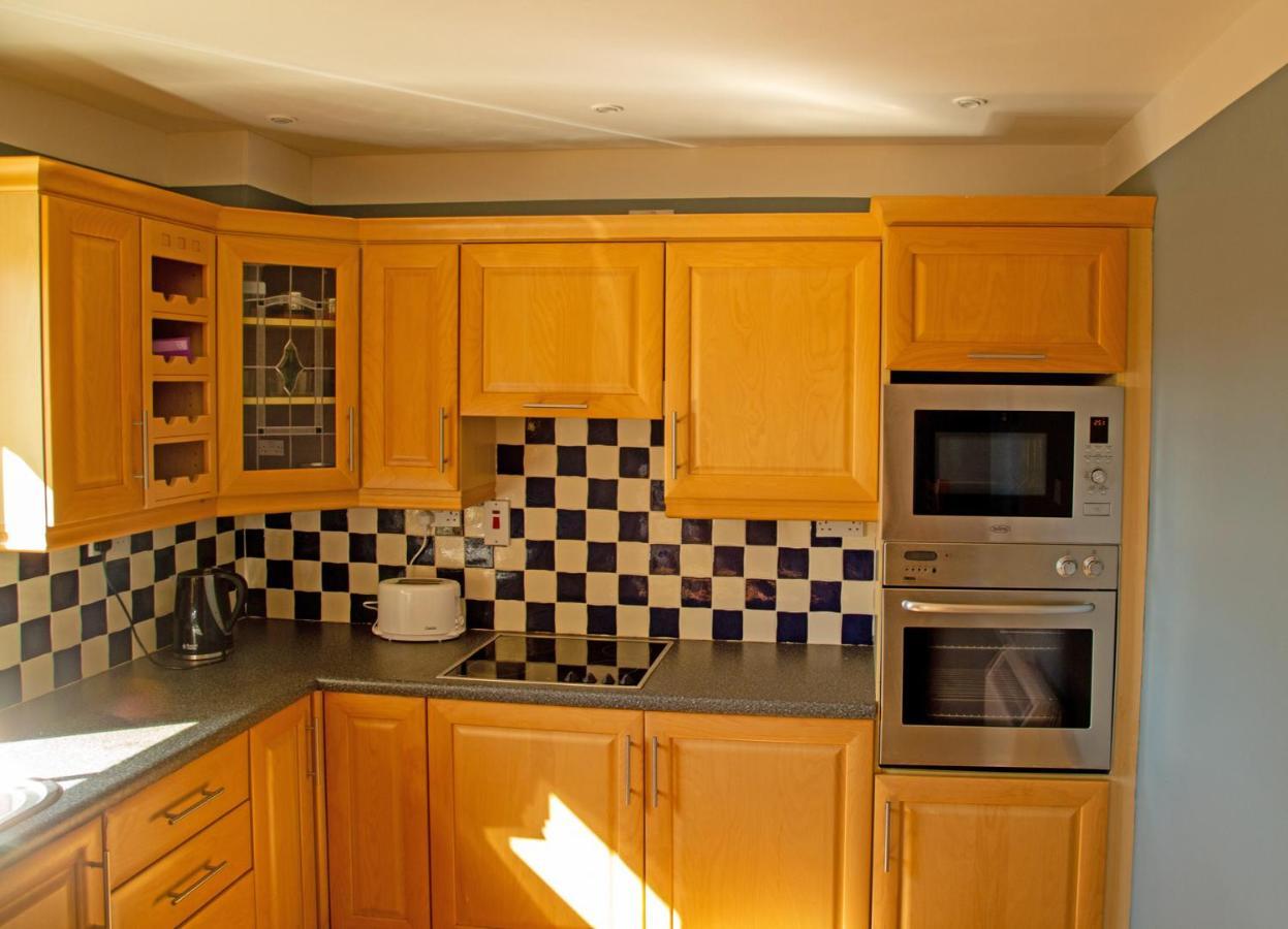 Dingle Town Holiday Home By Trident Holiday Homes Buitenkant foto