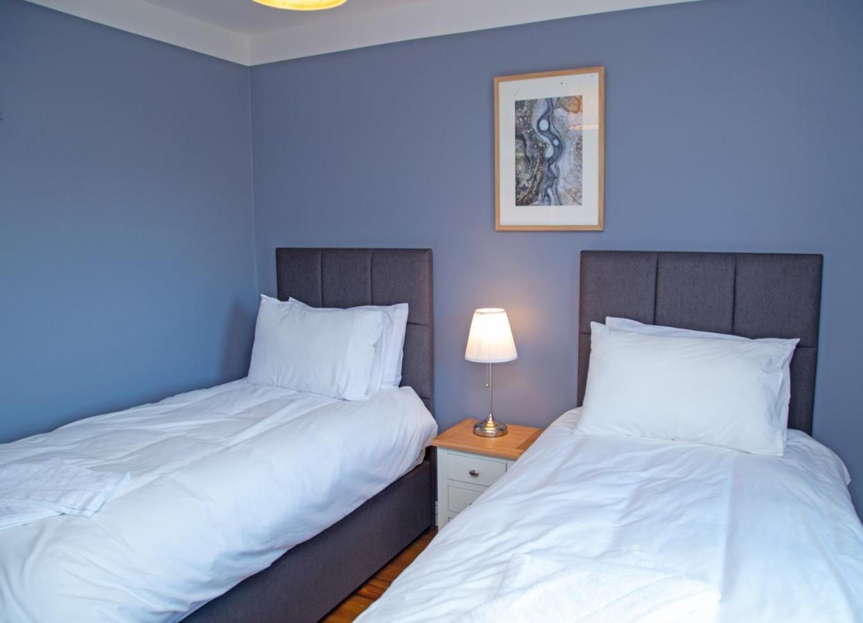 Dingle Town Holiday Home By Trident Holiday Homes Buitenkant foto
